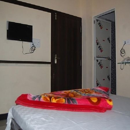 Mp Residency Hotel Uddzsaín Kültér fotó