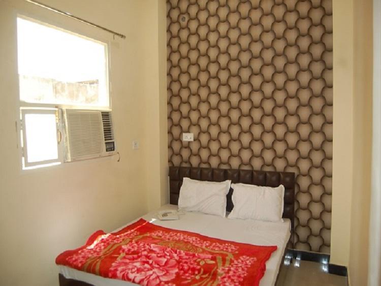 Mp Residency Hotel Uddzsaín Kültér fotó